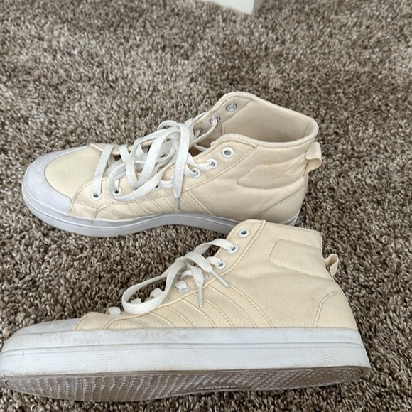 Adidas cream color sneakers size 8 - Picture 7 of 10